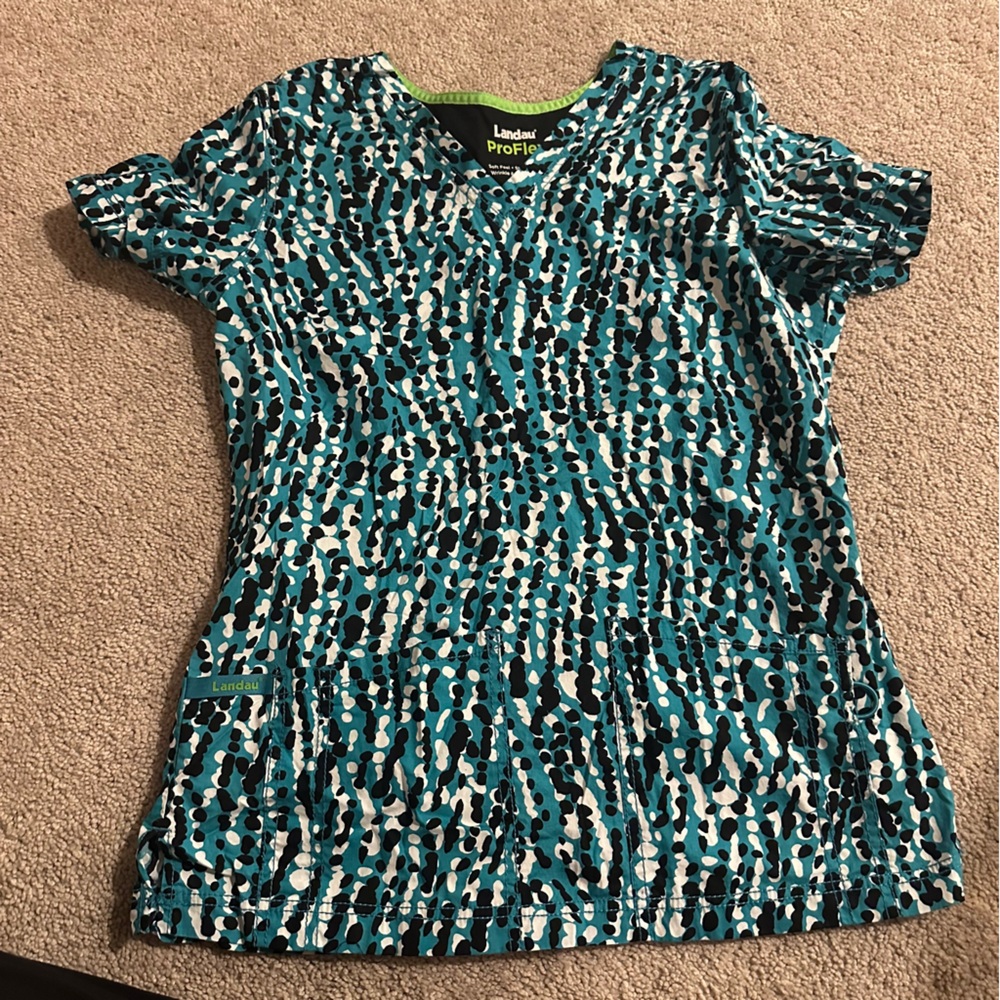 Landau Scrub Top